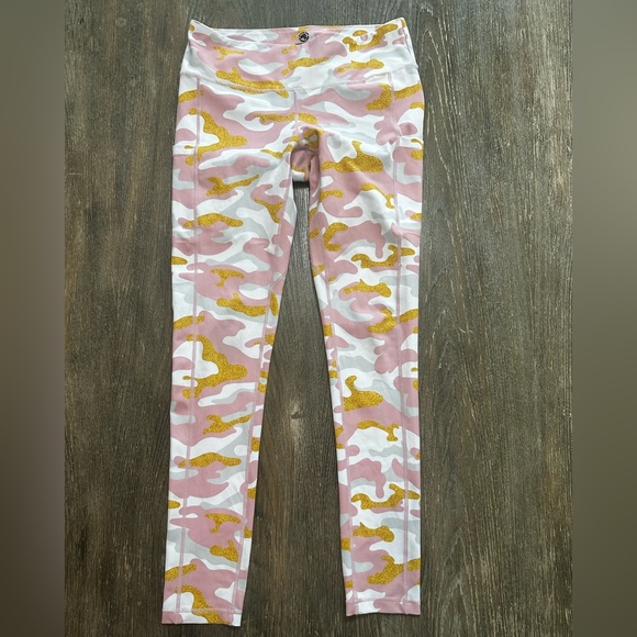 Feed Me Fight Me: FMFM pink camo leggings. Size Medium - Picture 2 of 13